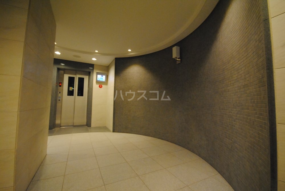 20/30 エントランス