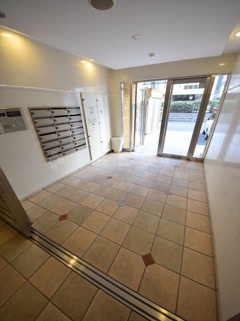 14/20 エントランス