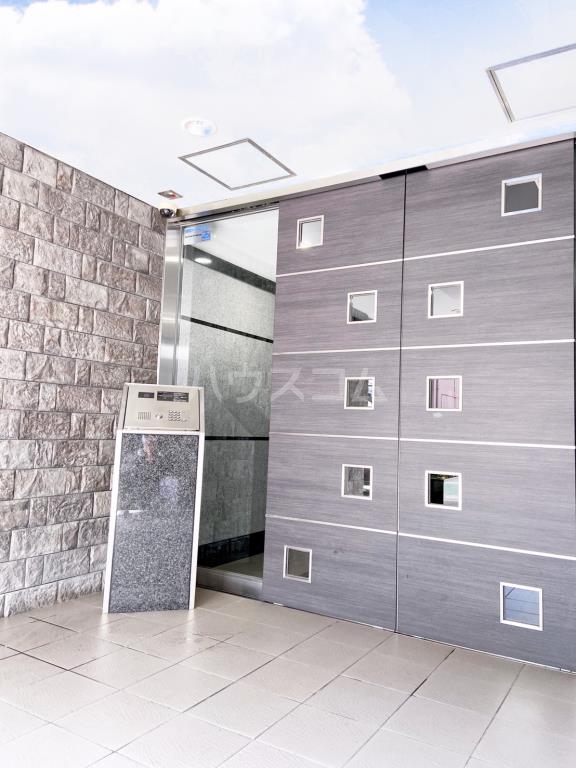 13/23 エントランス