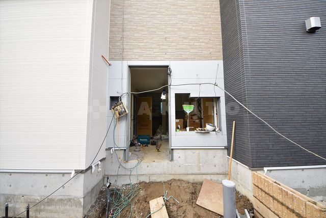 18/28 エントランス