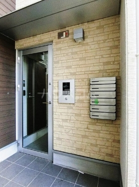 14/14 エントランス