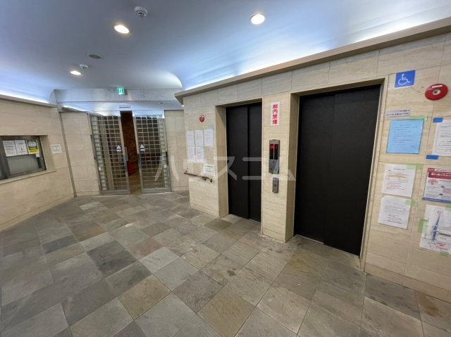 26/30 エントランス