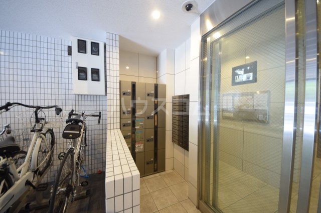 2/3 エントランス