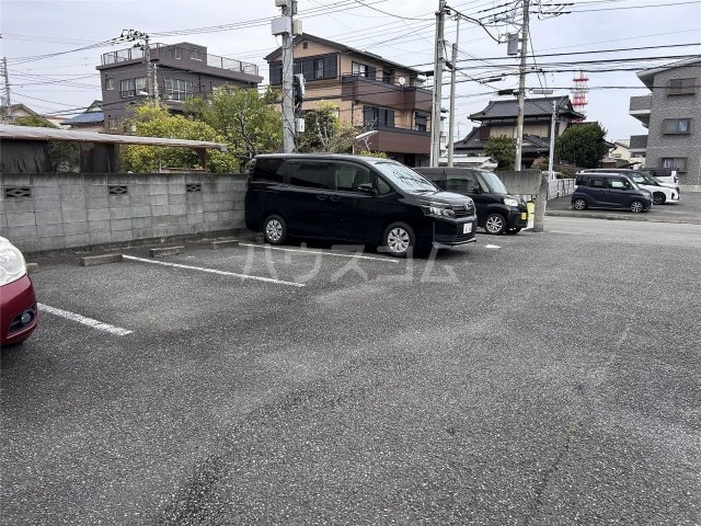 28/30 駐車場
