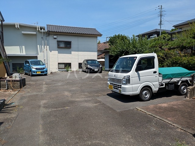 18/18 駐車場