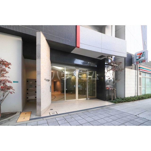 17/23 エントランス