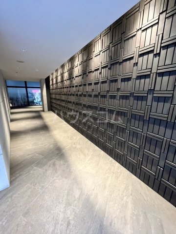 28/30 エントランス