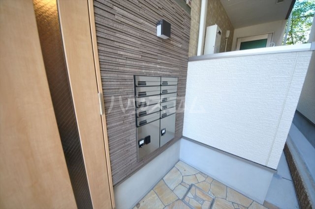 13/22 エントランス