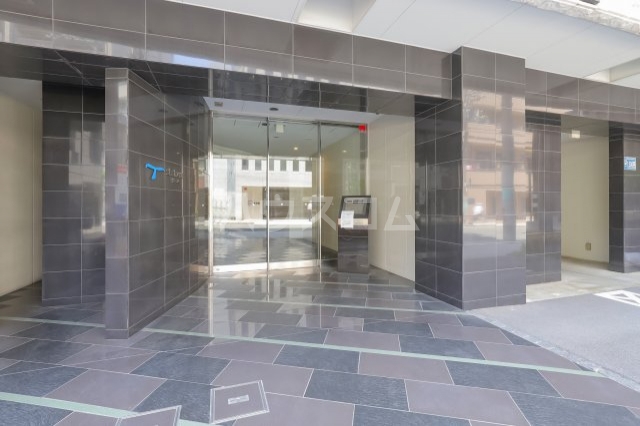 22/30 エントランス