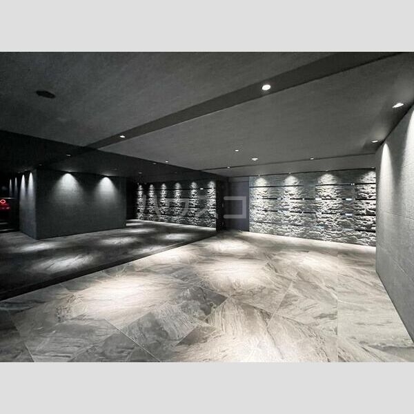 19/26 エントランス