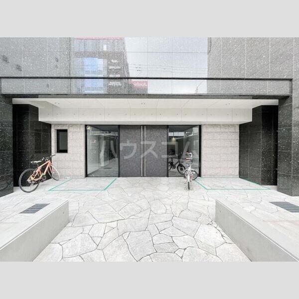 20/26 エントランス