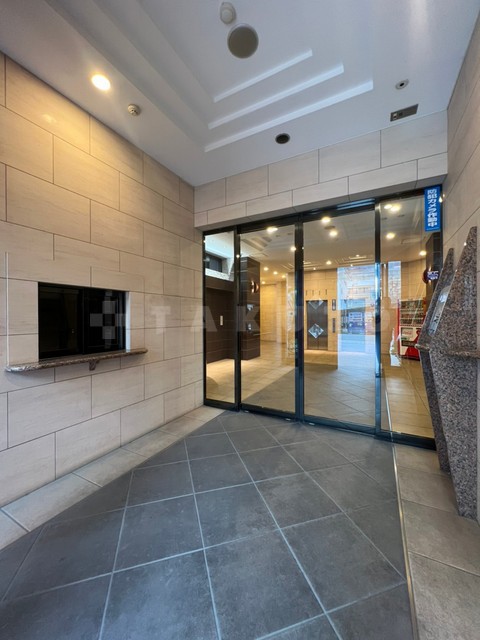 14/23 エントランス