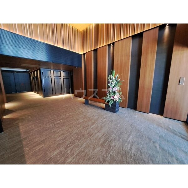 28/30 エントランス