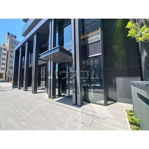 28/30 エントランス