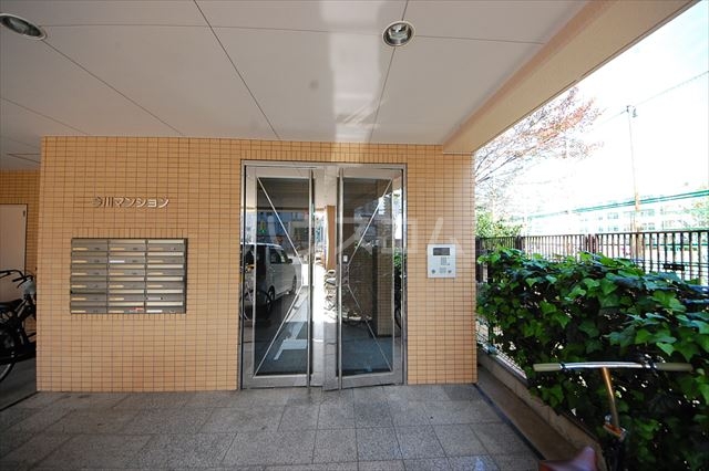 20/28 エントランス