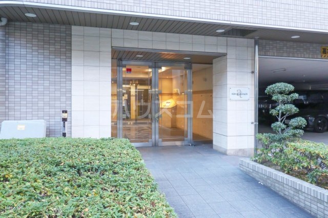 26/30 エントランス