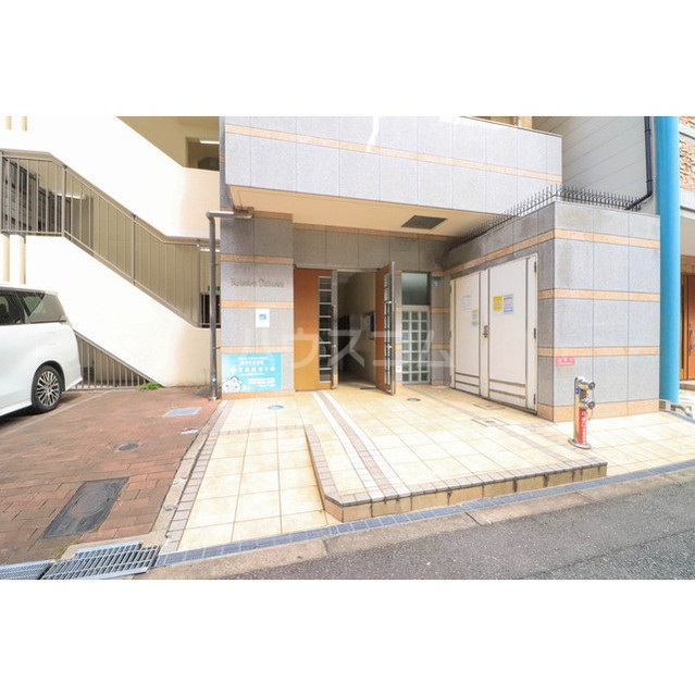 22/29 エントランス