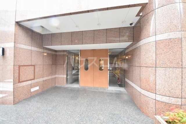 24/30 エントランス