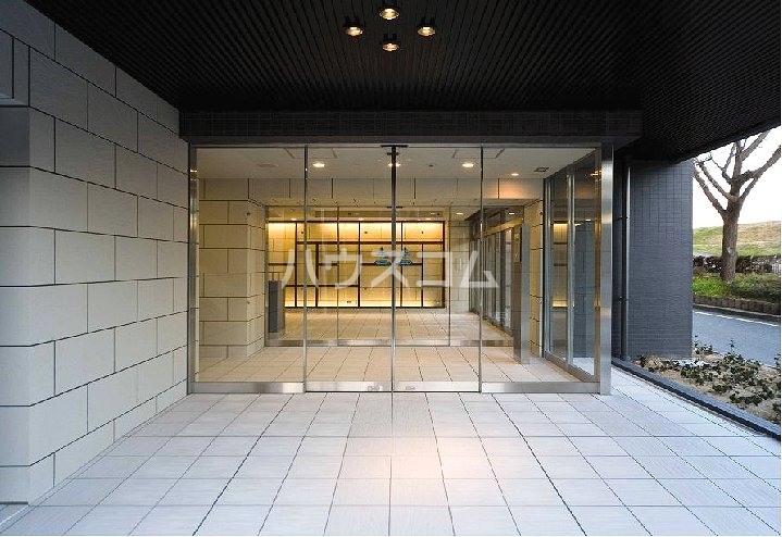 17/26 エントランス