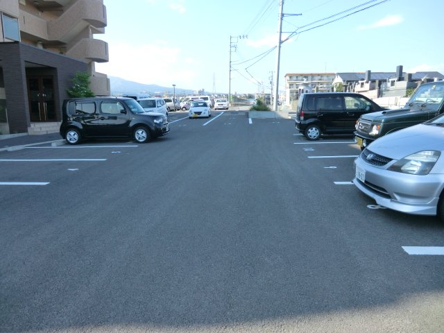 14/18 駐車場
