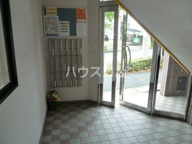 18/21 エントランス