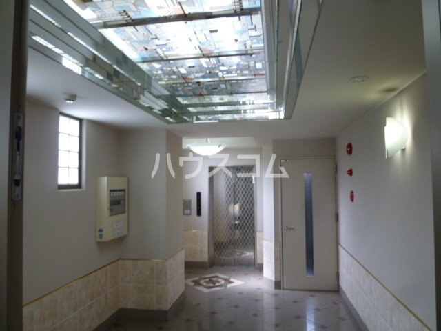 2/5 エントランス