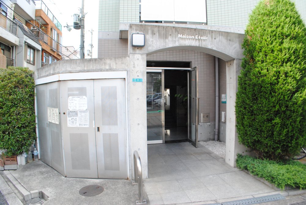 16/26 エントランス