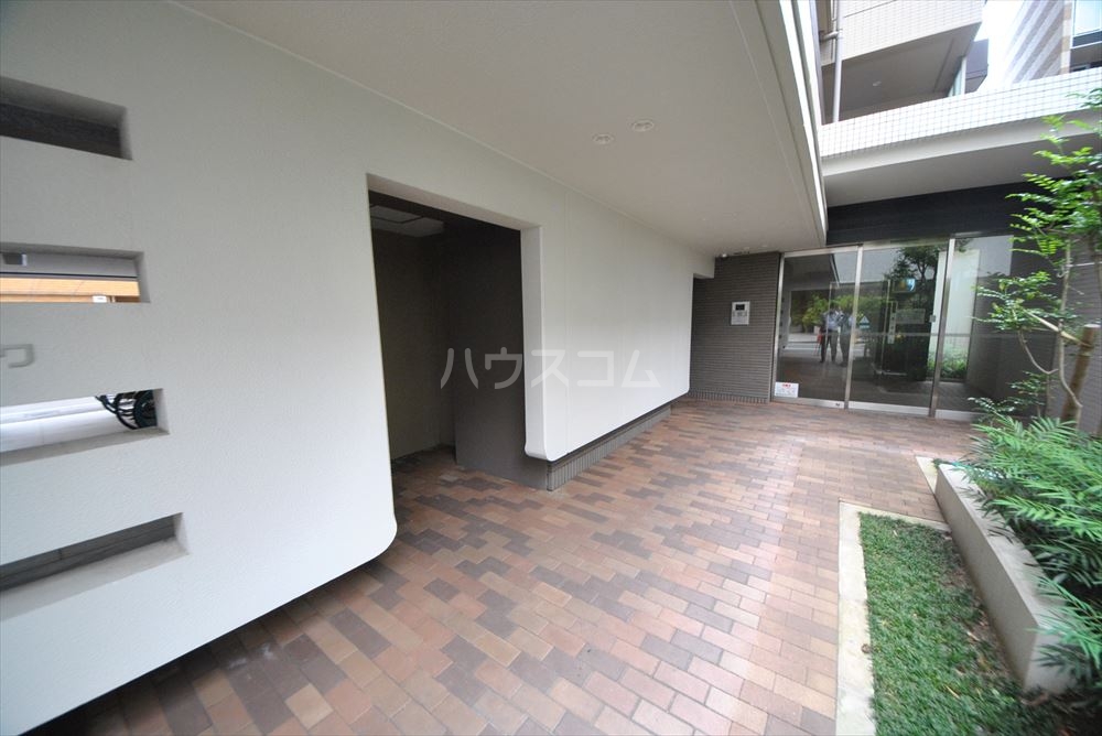 16/26 エントランス