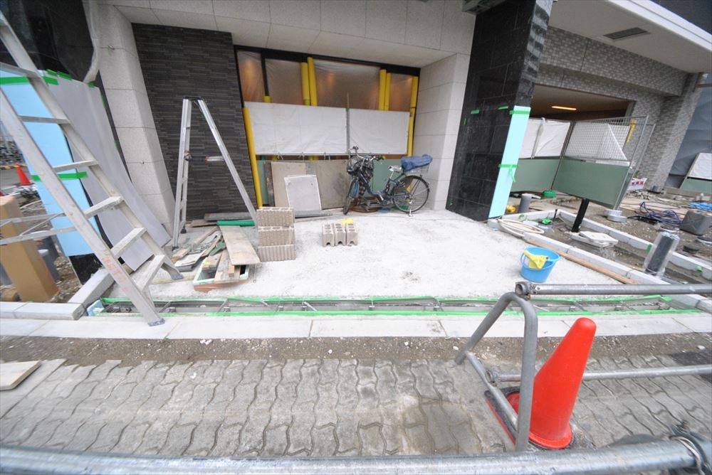 25/30 エントランス