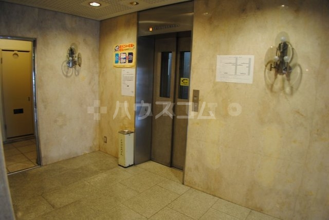 18/20 エントランス