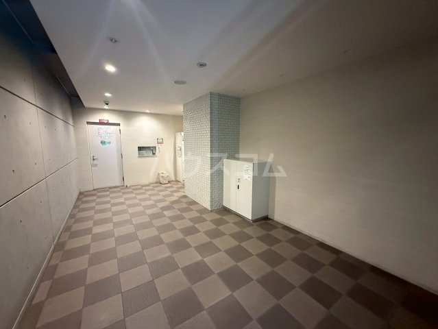 25/30 エントランス