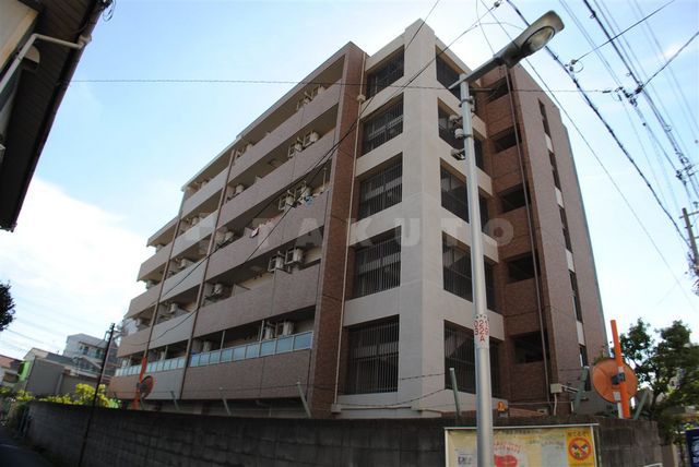 24/30 エントランス