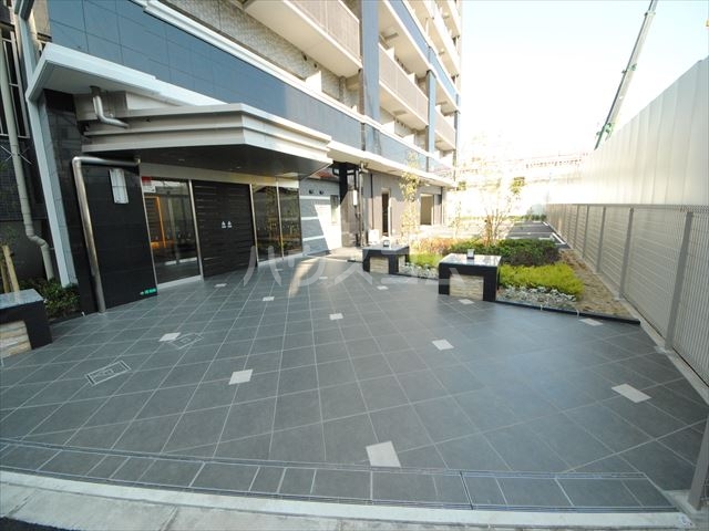 22/30 エントランス