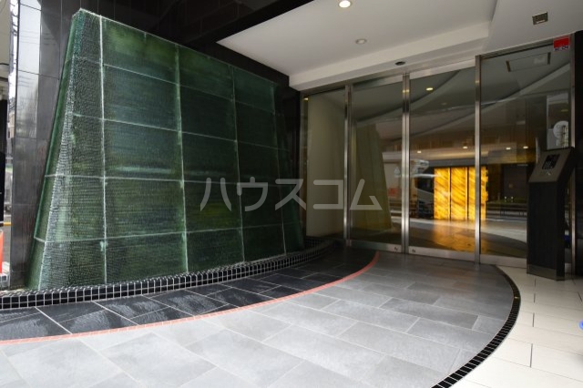 26/30 エントランス