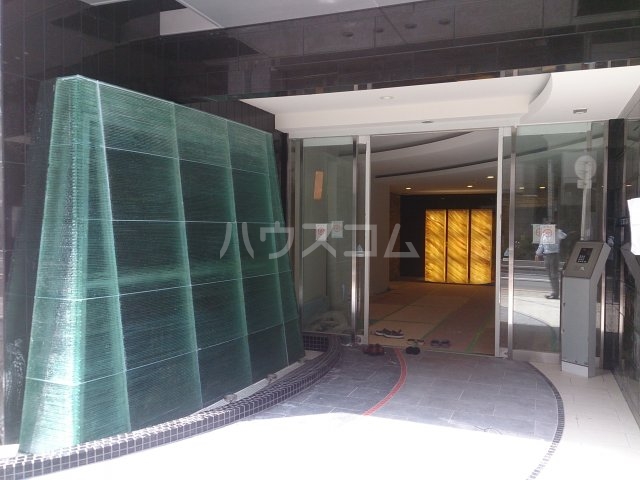 23/30 エントランス