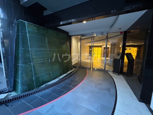 20/30 エントランス