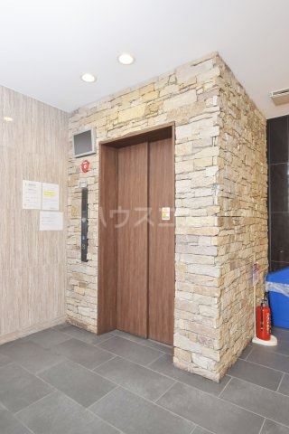 21/30 エントランス