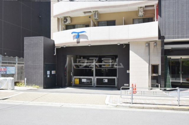 23/30 駐車場