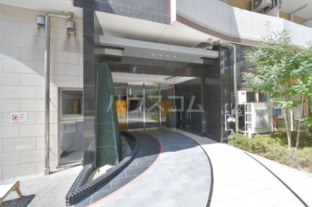 20/30 エントランス