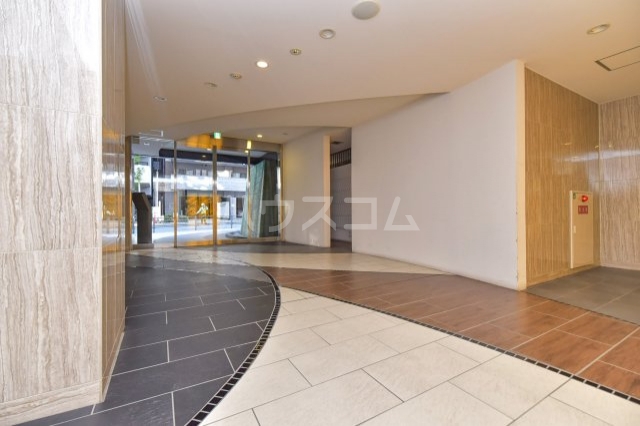 26/30 エントランス