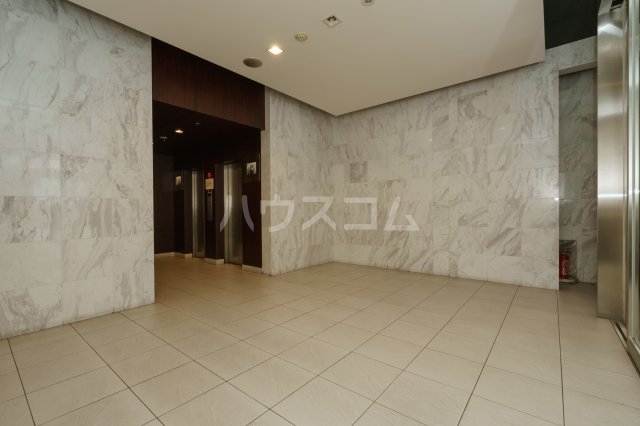 25/30 エントランス