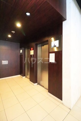 24/30 エントランス