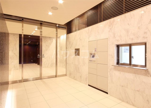 20/30 エントランス