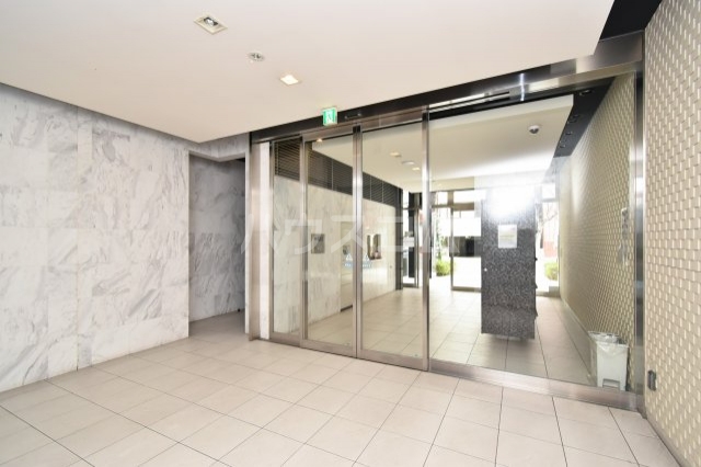 26/30 エントランス