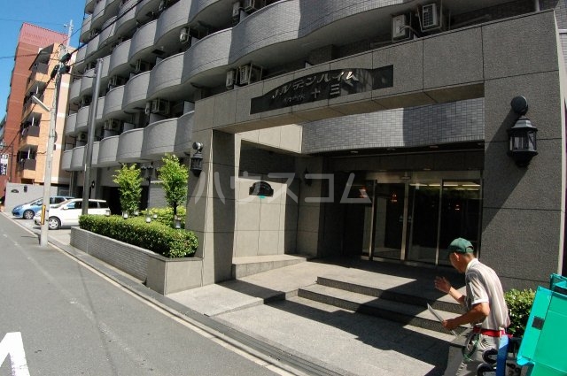 23/30 エントランス