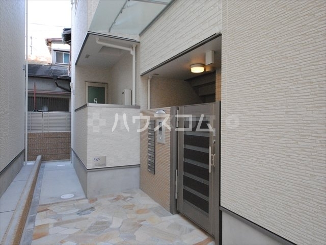 16/25 エントランス