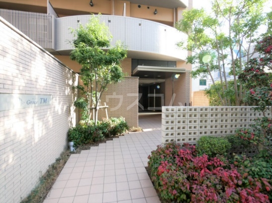 17/27 エントランス