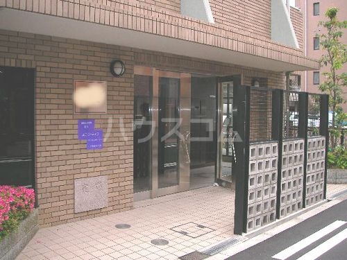 20/30 エントランス