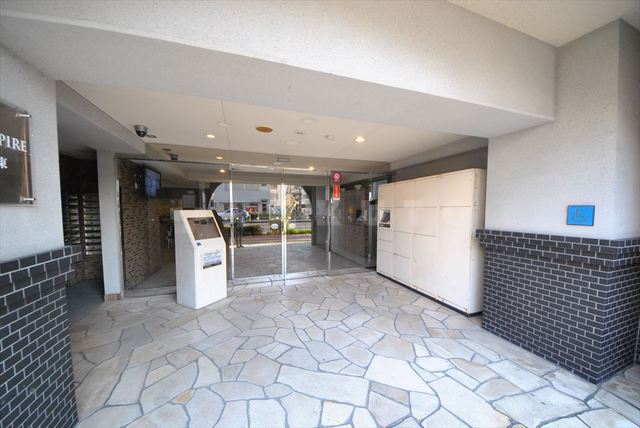 16/25 エントランス