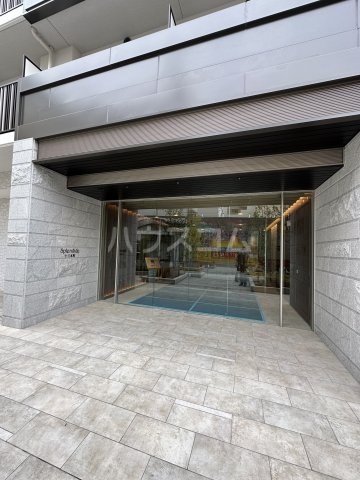 14/18 エントランス